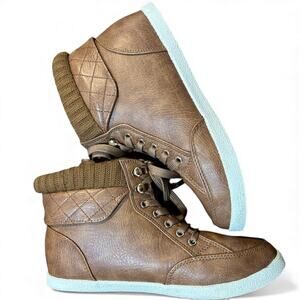 High-Top Sneaker Boot/Ankle Bootie Size 8